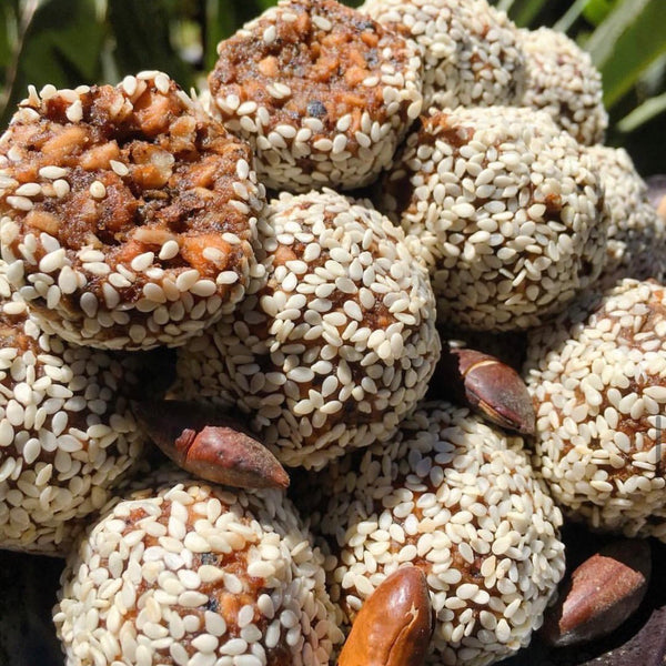 Barùkas Date Balls by @cynthiabakesclean